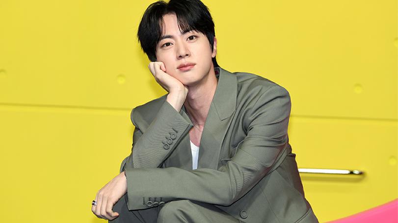 Jin新專《Echo》下月推出！BTS全體「團圓」退伍倒數