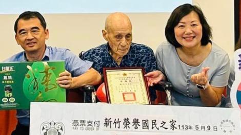 太感人！92歲老榮民「自己吃饅頭」超節儉　750萬全捐了