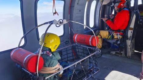 黑鷹直升機出動！花蓮救援50歲骨折山友　任務成功