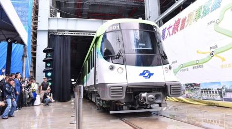 捷運萬大線一期首列電聯車抵臺 蔣萬安：目標2027完工造福雙北市民