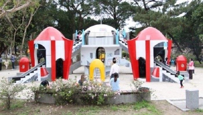 青年公園友善生態 企業投入浮島保育加分