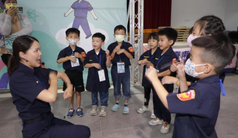 台南市小小警察體驗營今日登場　體驗闖關樂趣、習得守法觀念