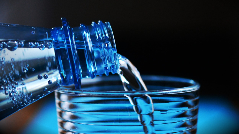 注意了！用塑膠瓶喝水「恐增糖尿病風險」　研究證實：降低胰島素敏感度