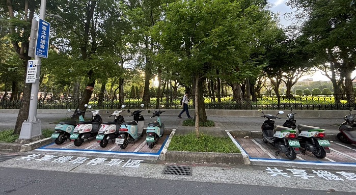 臺北市試辦共享機車專用停車格　便利民眾借還共享運具